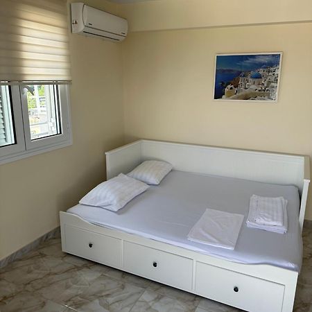 Eretria Apartment Bagian luar foto